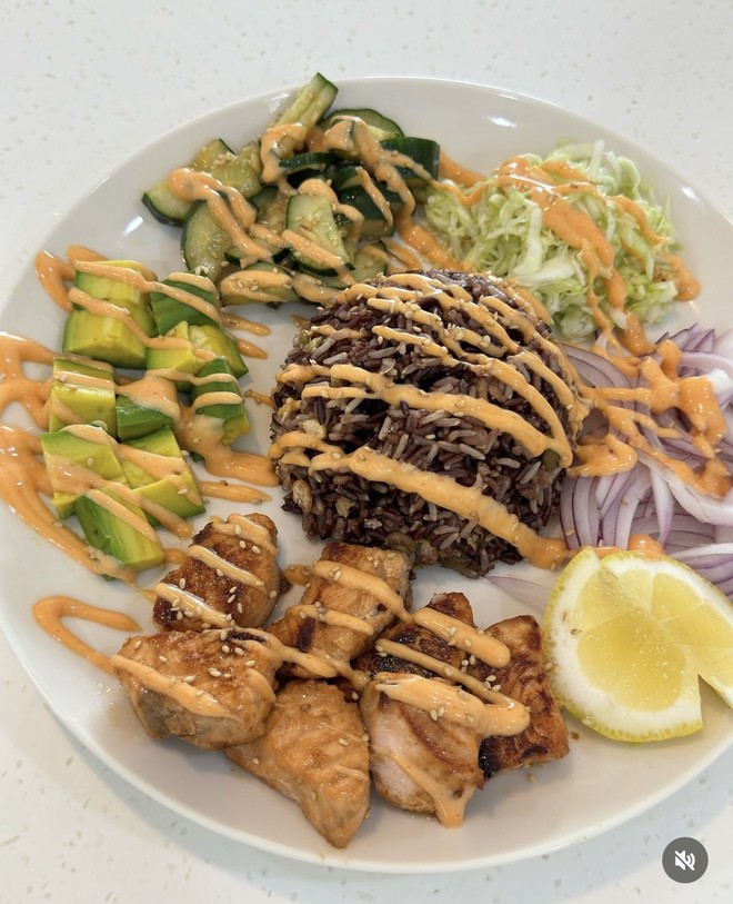 Hoa hậu Kỳ Duyên khiến người hâm mộ trầm trồ khi làm tiệc tại gia - 8