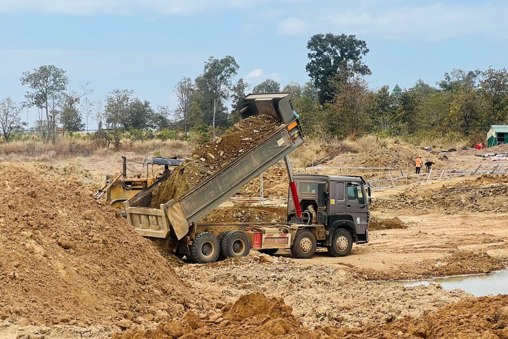 Loạt dự án xây trường chậm tiến độ, UBND tỉnh chỉ đạo khẩn - 2