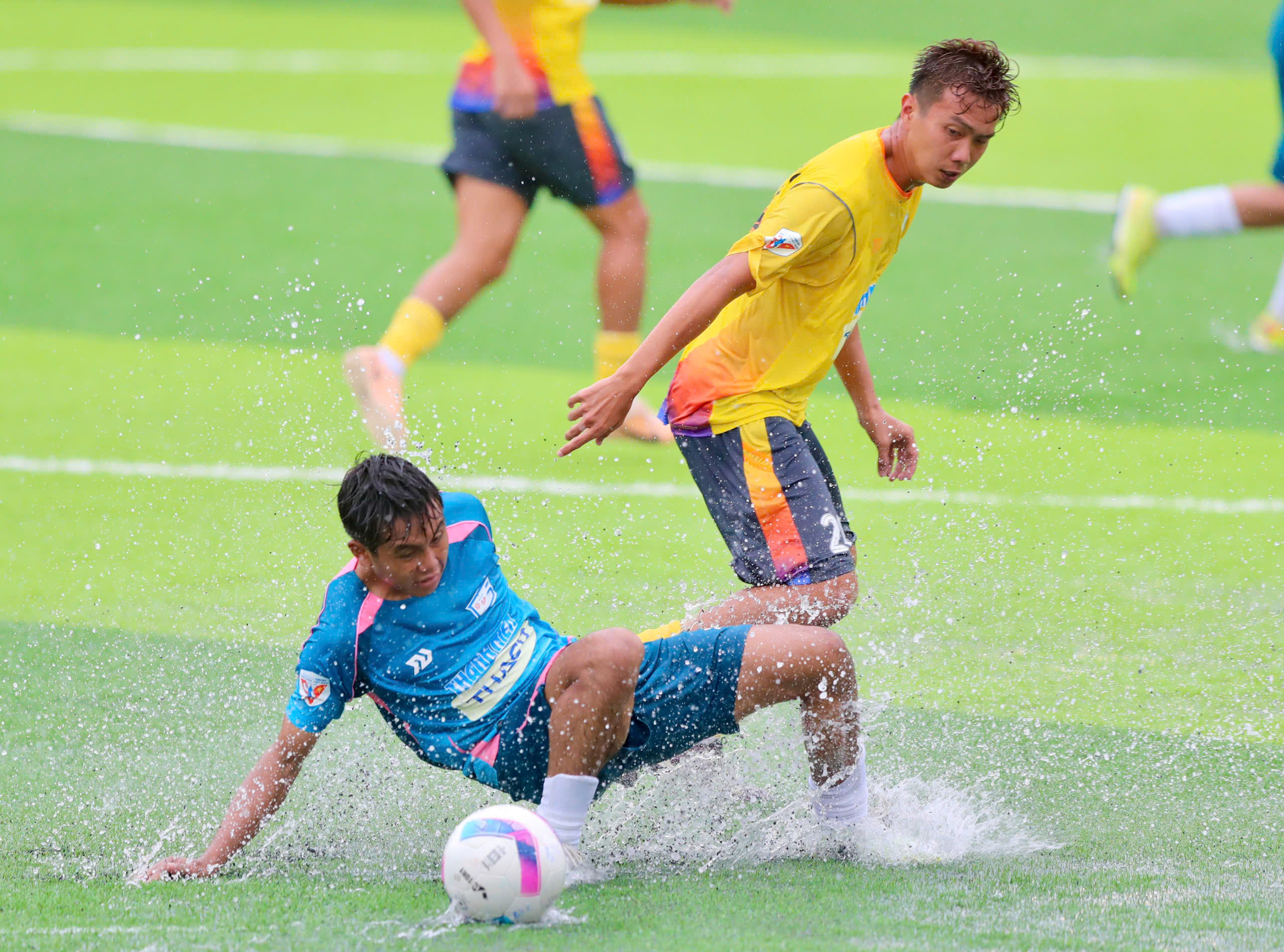 Trường ĐH Đồng Tháp được thưởng nóng: 'Lửa' miền Tây cháy trong cơn mưa nặng hạt - Ảnh 2.