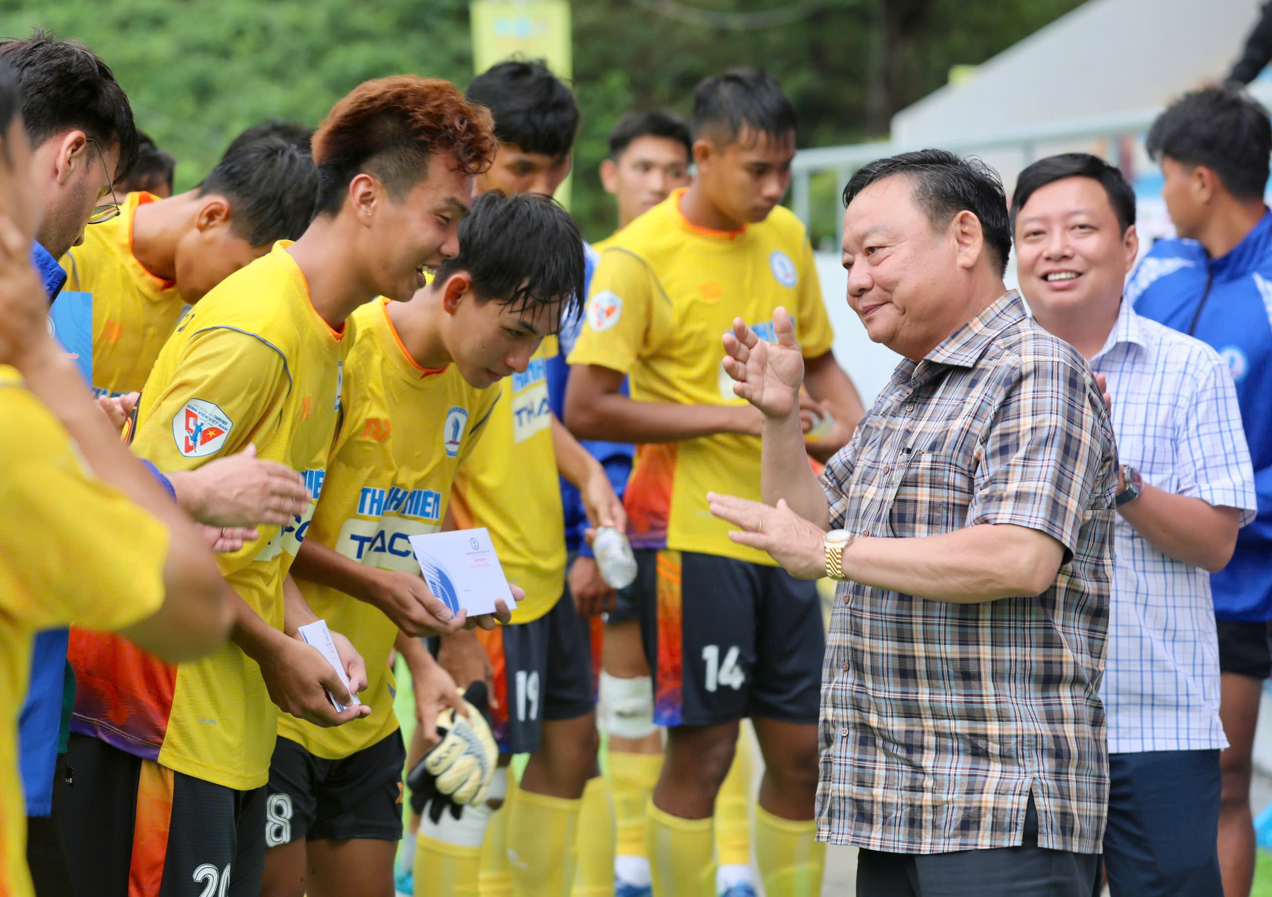 Trường ĐH Đồng Tháp được thưởng nóng: 'Lửa' miền Tây cháy trong cơn mưa nặng hạt - Ảnh 4.