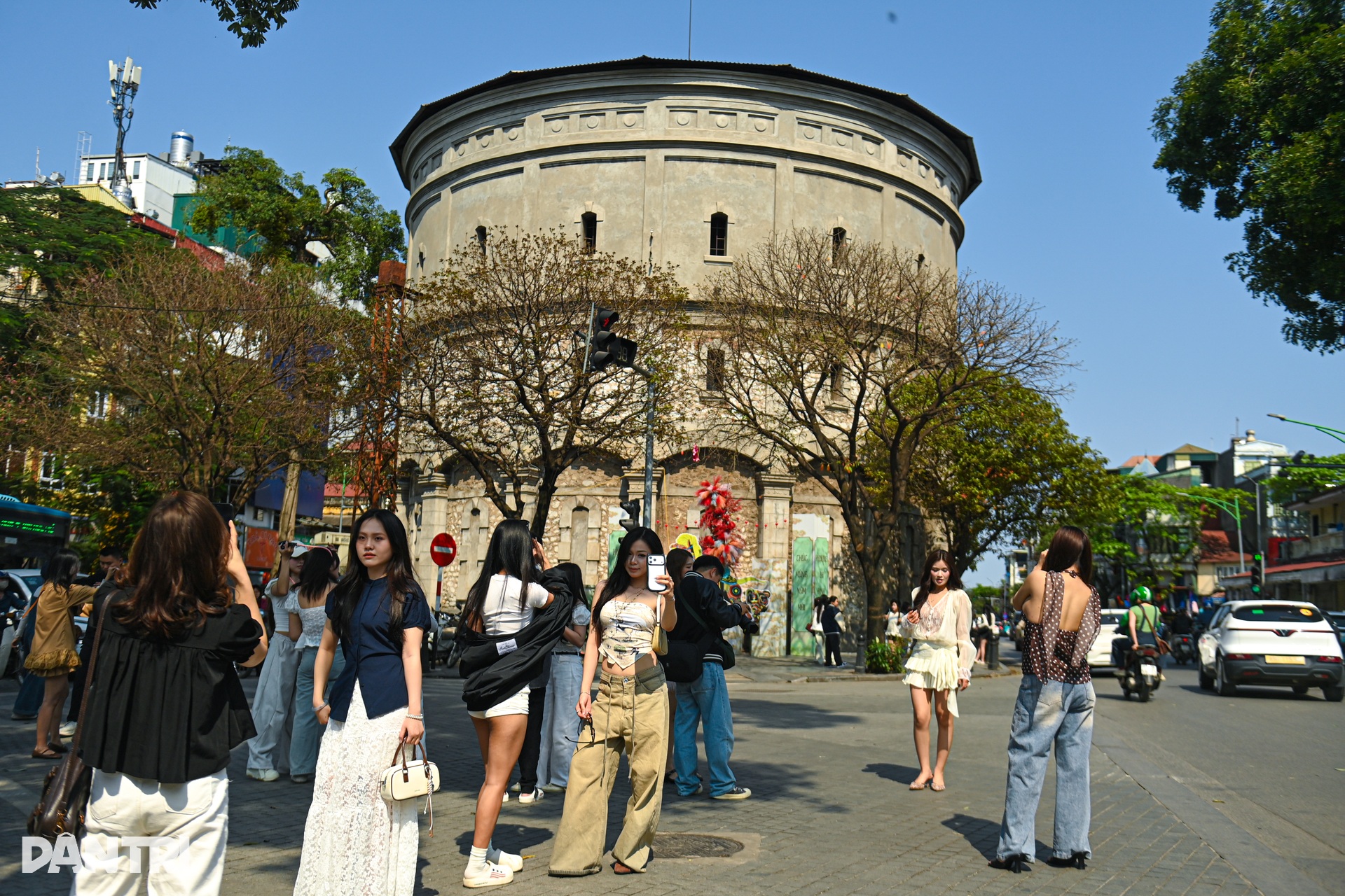 Hà Nội lãng mạn mùa hoa khoe sắc - 3