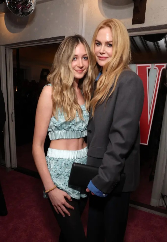 Sunday được khen như bản sao của mẹ tại sự kiện thời trang năm ngoái.