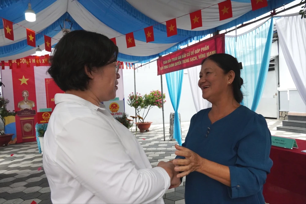 lanh-dado-tphcm-kiem-tra-bau-cu 6.jpg