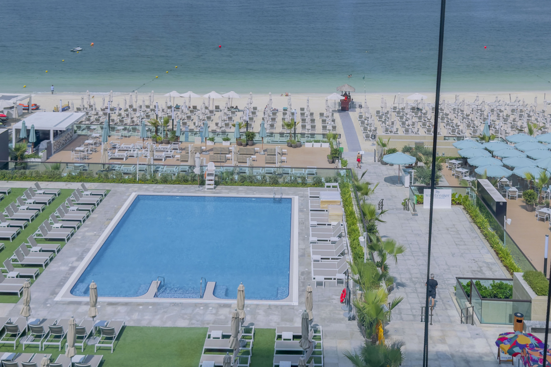 Những bức ảnh chưa từng có chụp Dubai hiện tại: Nơi xa hoa nhất hành tinh giờ như “thành phố hoang