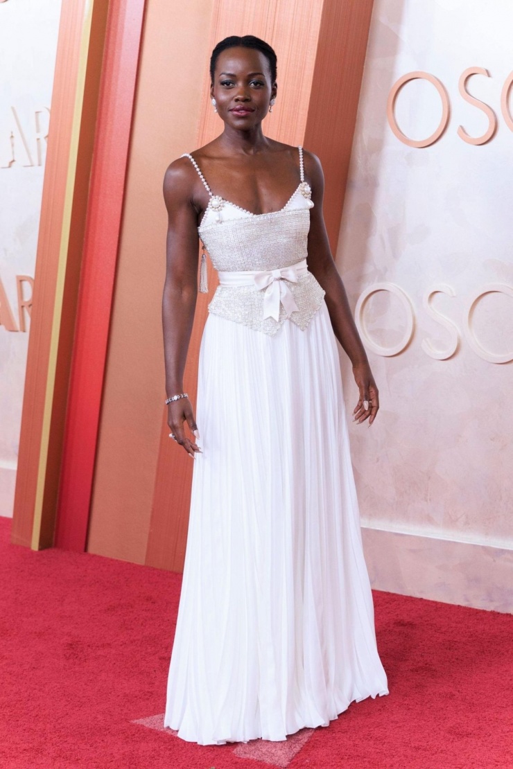Những bộ cánh đẹp nhất Oscar nửa đầu thập niên 2020 - 2