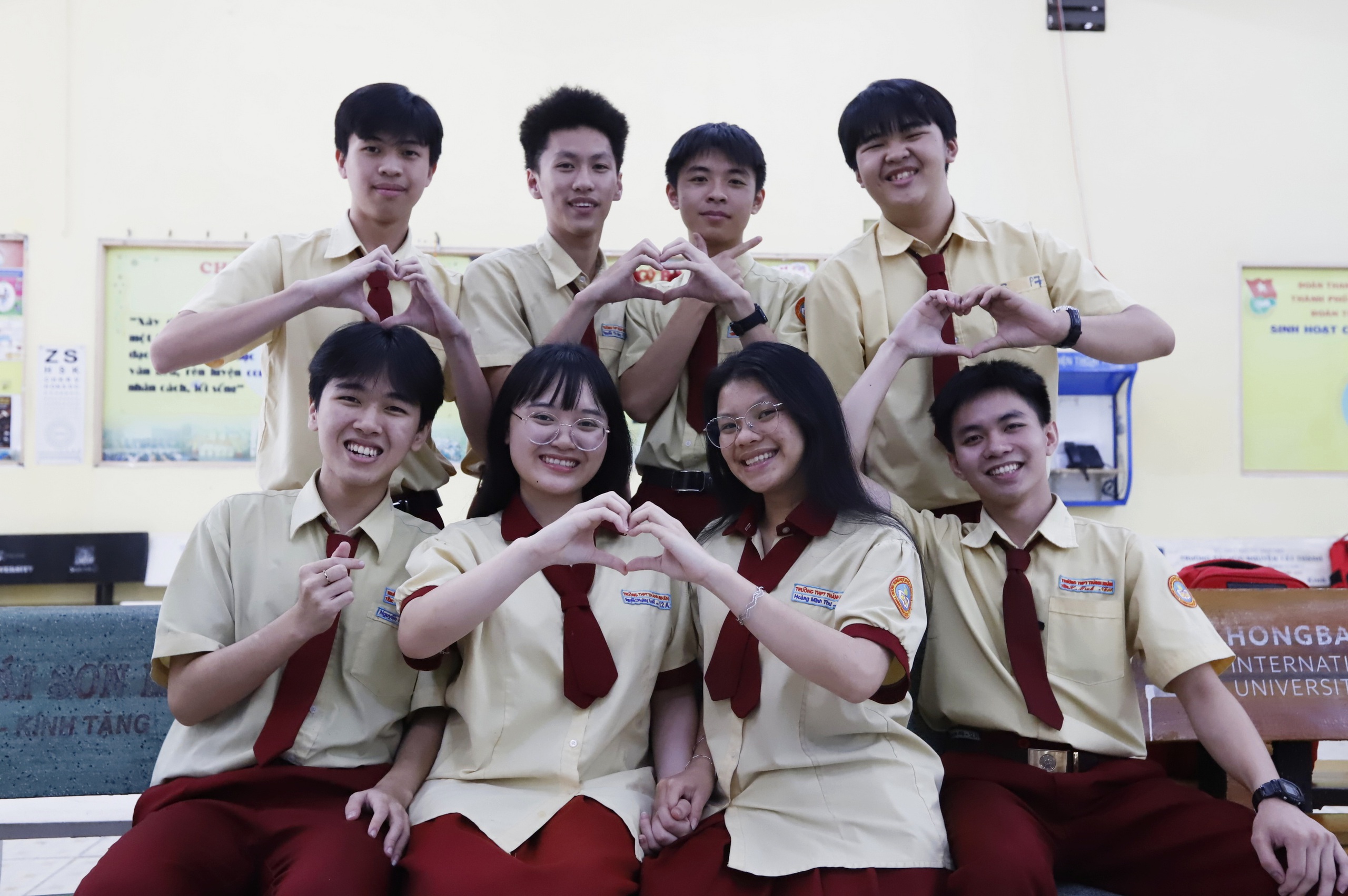 Đôi bạn cùng lớp đoạt giải nhất kỳ thi học sinh giỏi cấp thành phố - Ảnh 4.