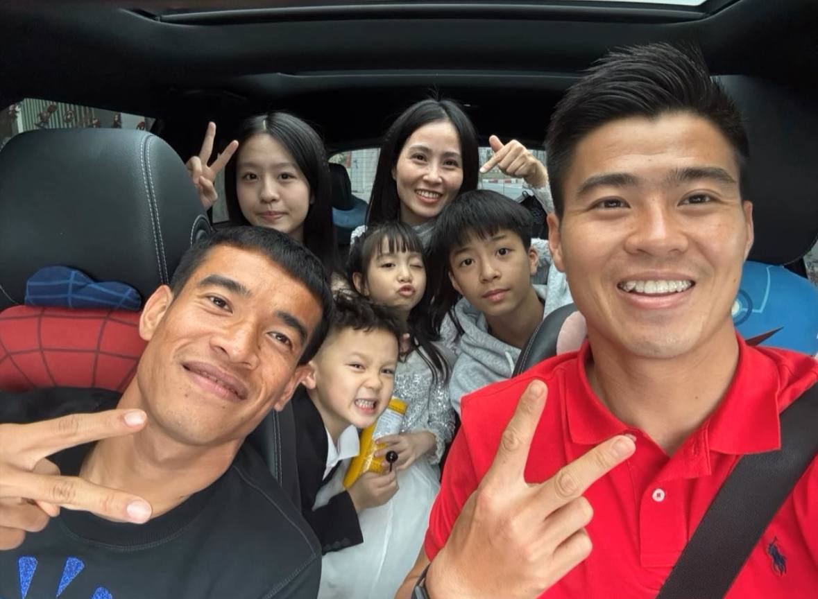 Toàn cảnh đám cưới Đức Huy - MC Mù Tạt: Cô dâu chú rể đẹp đôi, Công Phượng, Văn Toàn và dàn sao ĐT Việt Nam đổ bộ- Ảnh 4.