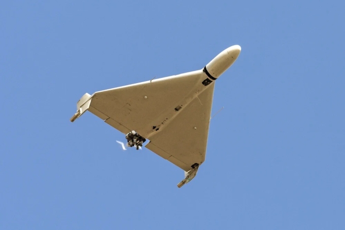 UAV Shahed bay trên bầu trời thành phố Kermanshah, Iran hồi tháng 3/2024. Ảnh: AFP