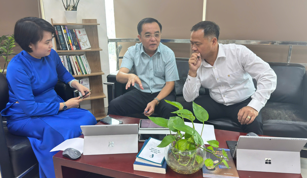 Đại tá Huỳnh Ngọc Liêm chỉ mẹo phòng tránh lộ dữ liệu cá nhân khi dùng AI- Ảnh 2.