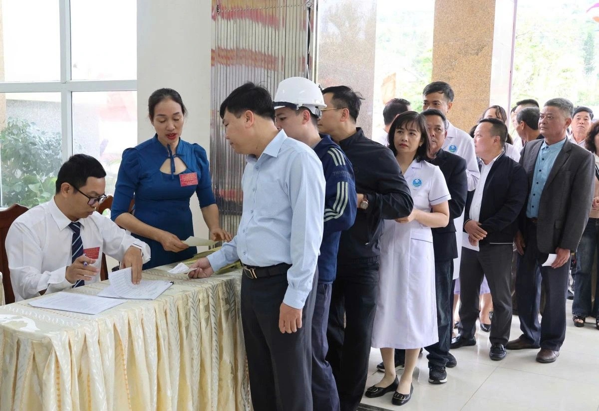 Ngày hội bầu cử toàn dân- Ảnh 3. Ngày hội bầu cử toàn dân- Ảnh 3.