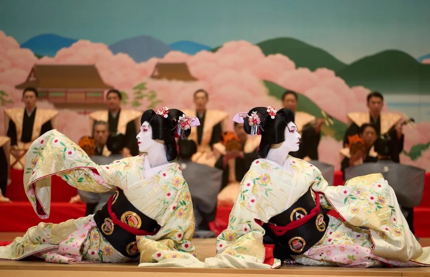 2 nam thần 3.400 tỷ đang viral khắp MXH Việt: Visual đẹp như đúc từ vàng, xem đến đời tư ai cũng sửng sốt- Ảnh 2.