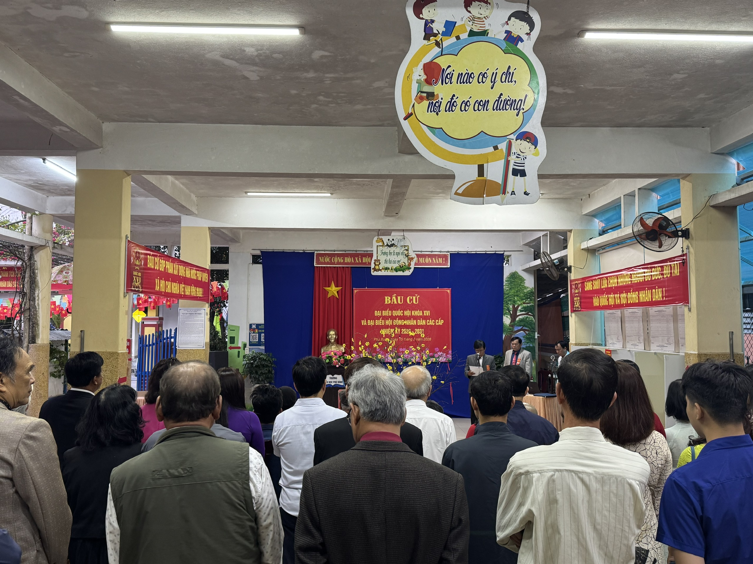 Tổ bầu cử số 21 ở Huế đã hoàn thành bầu cử 7 Đơn vị đầu tiên hoàn thành bầu cử sớm ở Huế - Ảnh 7.