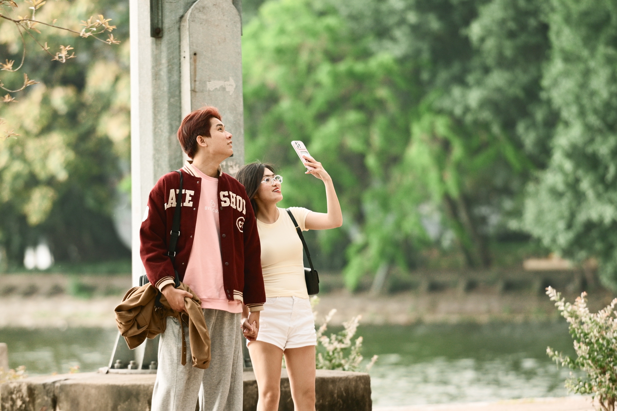 Người Hà Nội đang đổ xô ra công viên Thống Nhất săn lùng một khung cảnh vô thực- Ảnh 13. Người Hà Nội đang đổ xô ra công viên Thống Nhất săn lùng một khung cảnh vô thực- Ảnh 13.