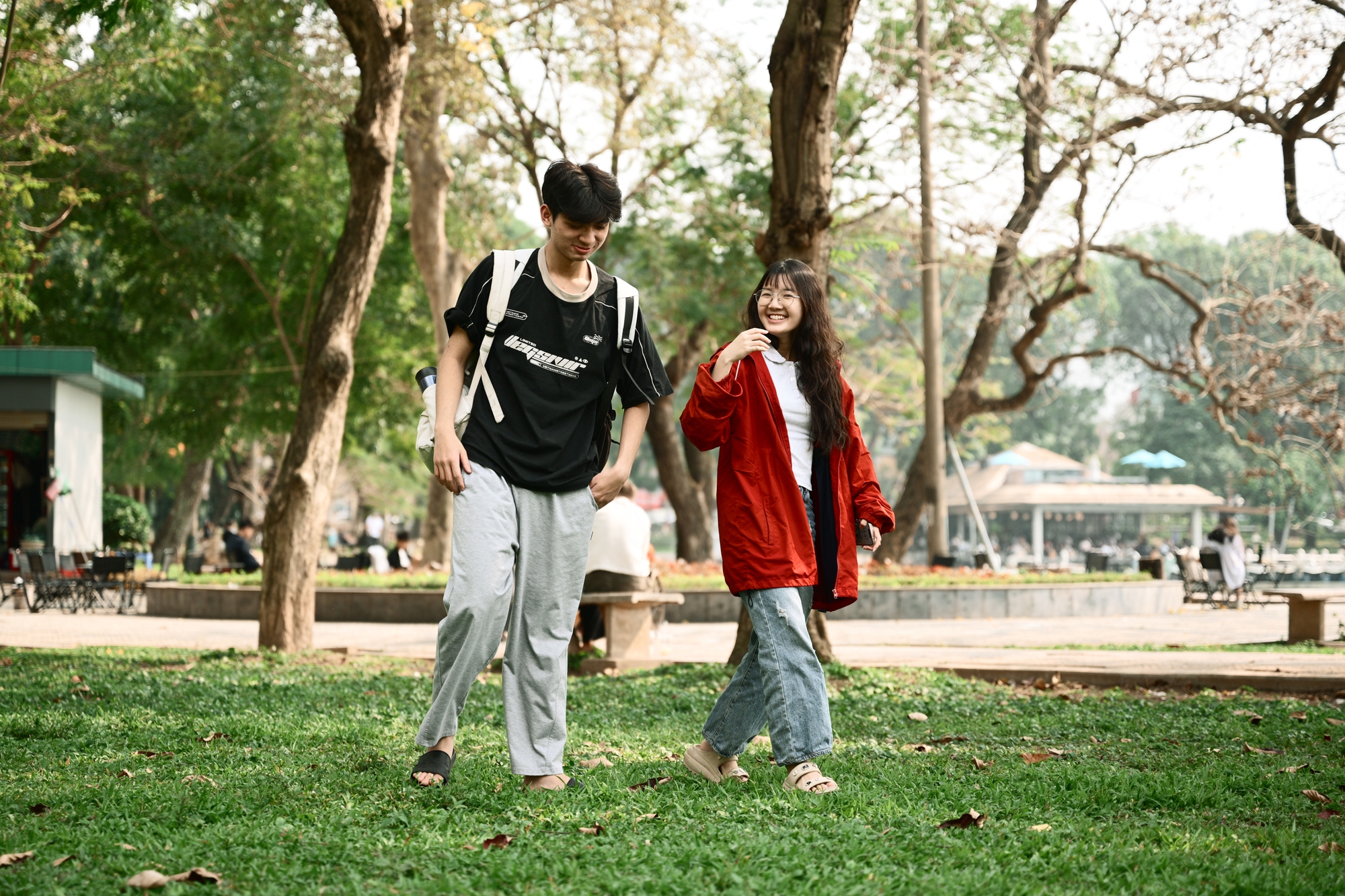 Người Hà Nội đang đổ xô ra công viên Thống Nhất săn lùng một khung cảnh vô thực- Ảnh 14. Người Hà Nội đang đổ xô ra công viên Thống Nhất săn lùng một khung cảnh vô thực- Ảnh 14.