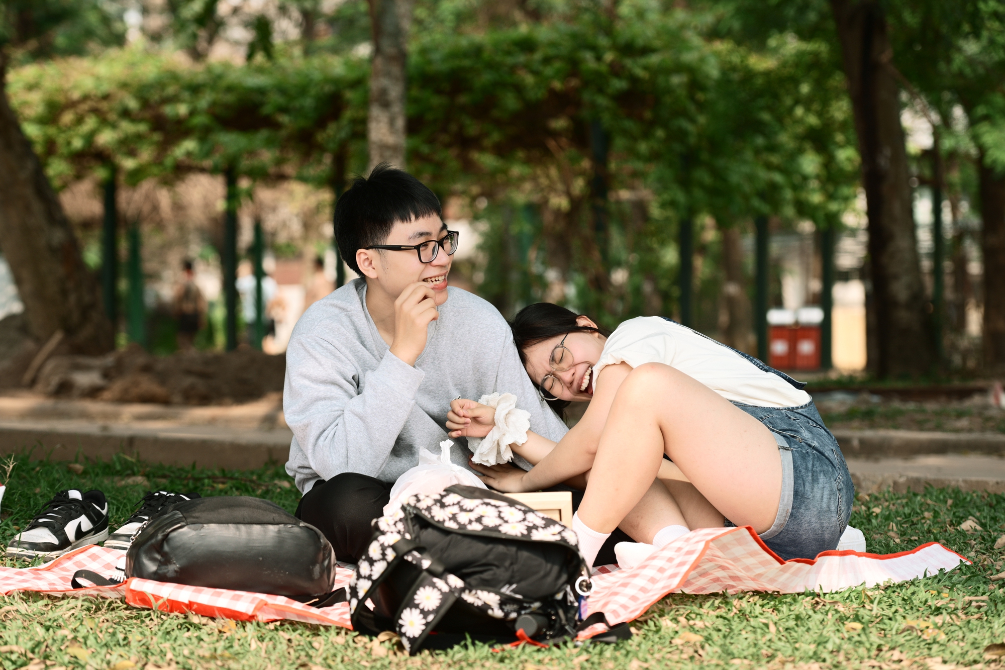 Người Hà Nội đang đổ xô ra công viên Thống Nhất săn lùng một khung cảnh vô thực- Ảnh 17. Người Hà Nội đang đổ xô ra công viên Thống Nhất săn lùng một khung cảnh vô thực- Ảnh 17.