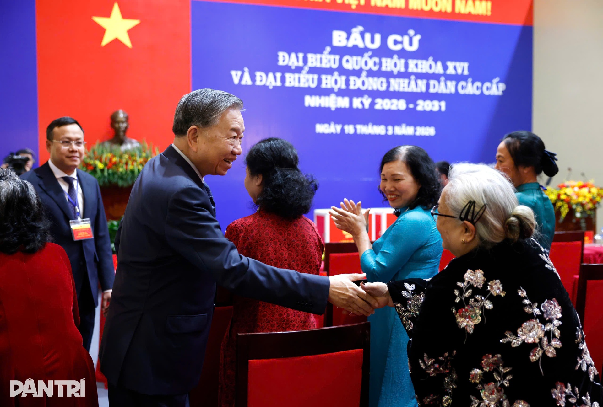 Cử tri trên cả nước hân hoan đi bầu cử - 4 Cử tri trên cả nước hân hoan đi bầu cử - 4