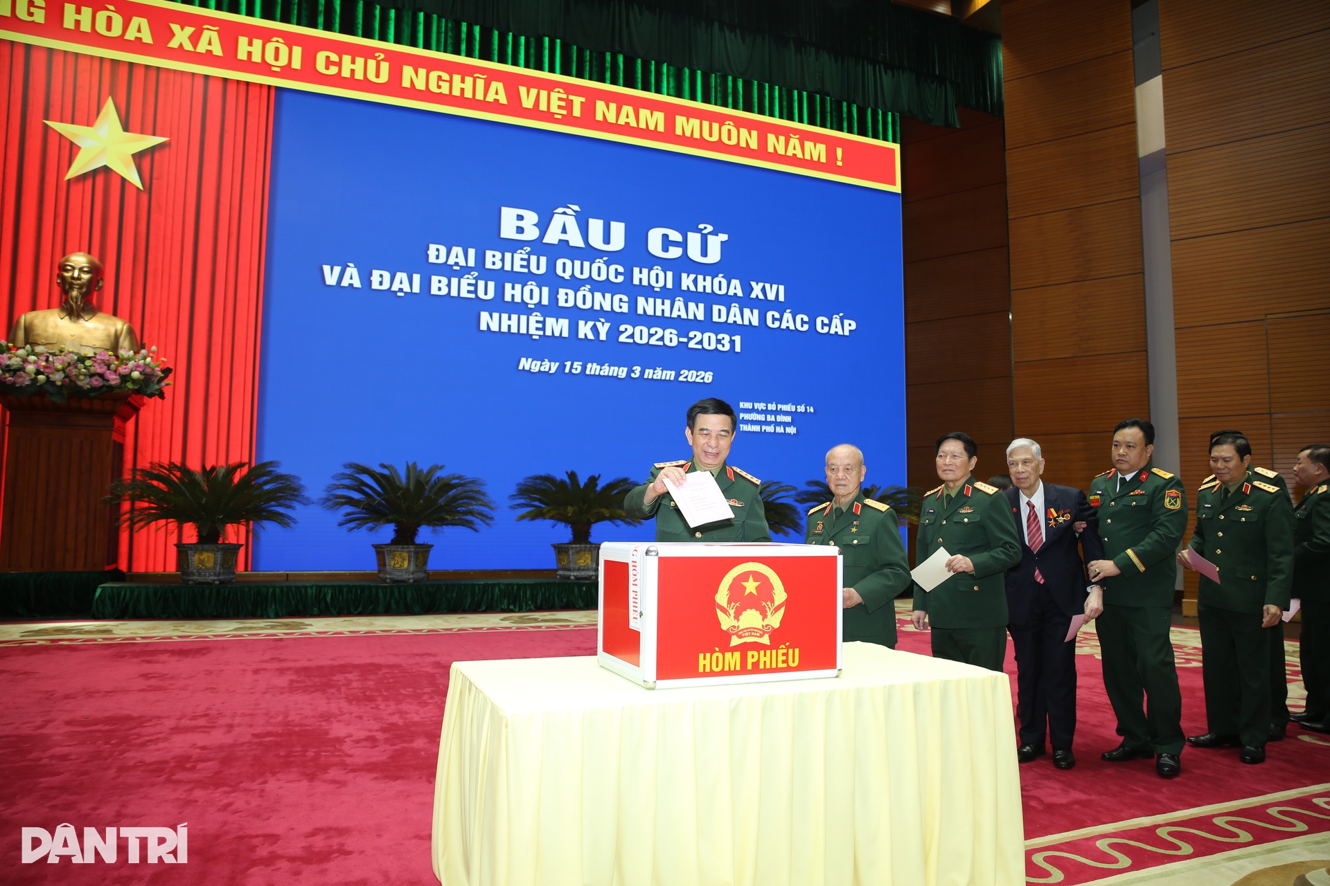 Cử tri trên cả nước hân hoan đi bầu cử - 13 Cử tri trên cả nước hân hoan đi bầu cử - 13