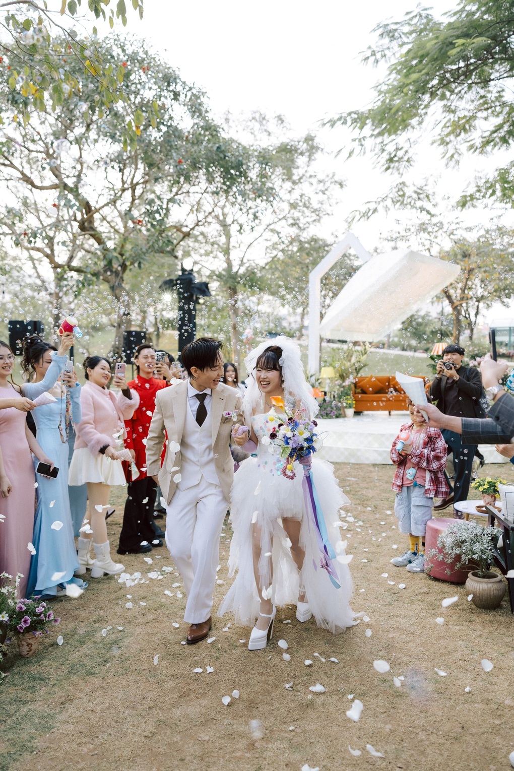 Hoàng Dũng lần đầu hé lộ hình ảnh lễ cưới với quản lý ở Hà Nội 6 năm trước - 2