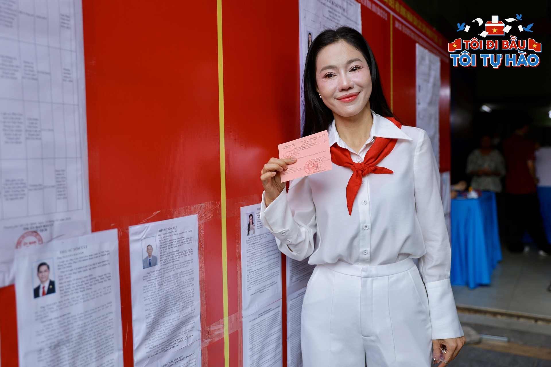 Dàn nghệ sĩ Việt tự hào, rạng rỡ đi bầu cử sáng nay!- Ảnh 7.