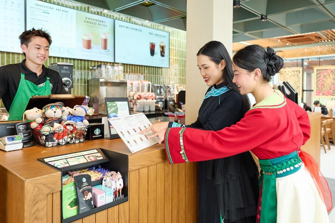 Starbucks Fansipan – một trải nghiệm mới trên hành trình chinh phục đỉnh Fansipan của du khách.