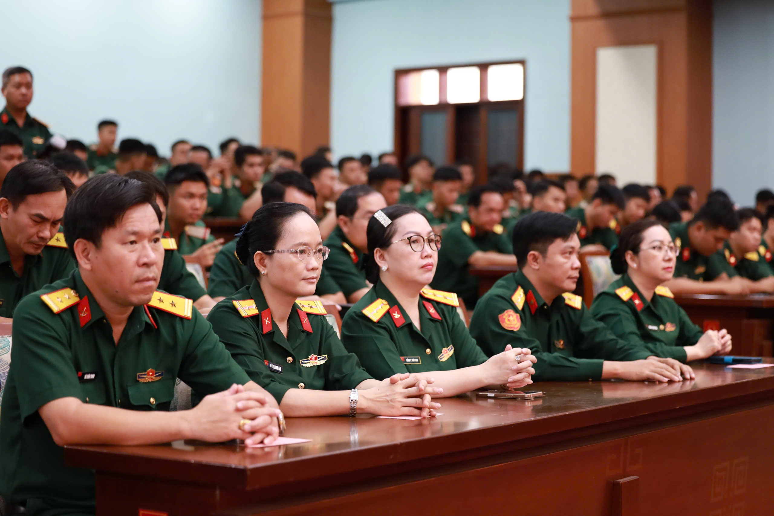 Tâm sự của người lính TPHCM trong ngày bầu cử 3 Video: Tâm sự của người lính TPHCM trong ngày bầu cử - Ảnh 6.