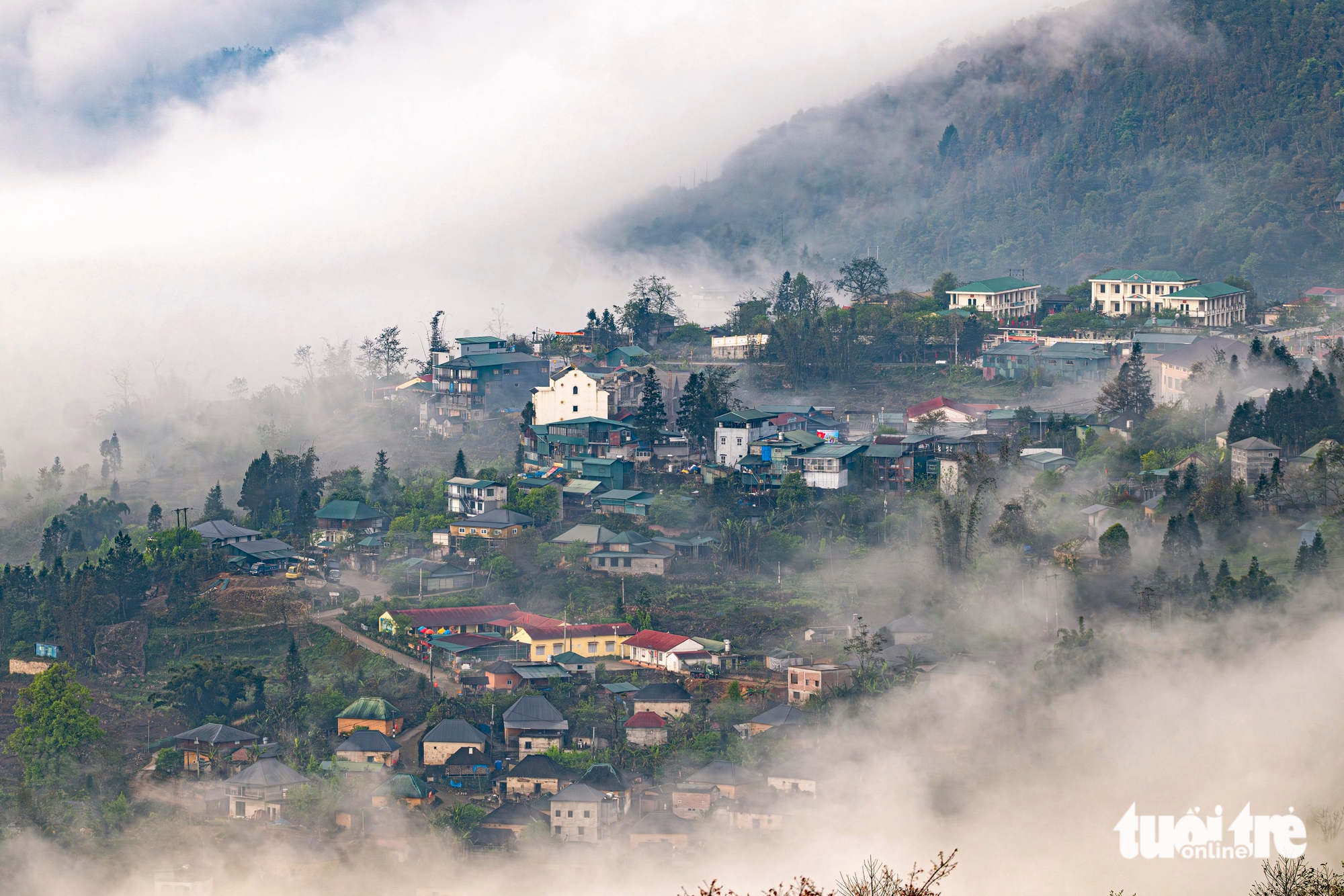 Đồng bào vùng biên cương rộn ràng trong ngày hội non sông 2 Đồng bào vùng biên cương rộn ràng trong ngày hội non sông - Ảnh 2.