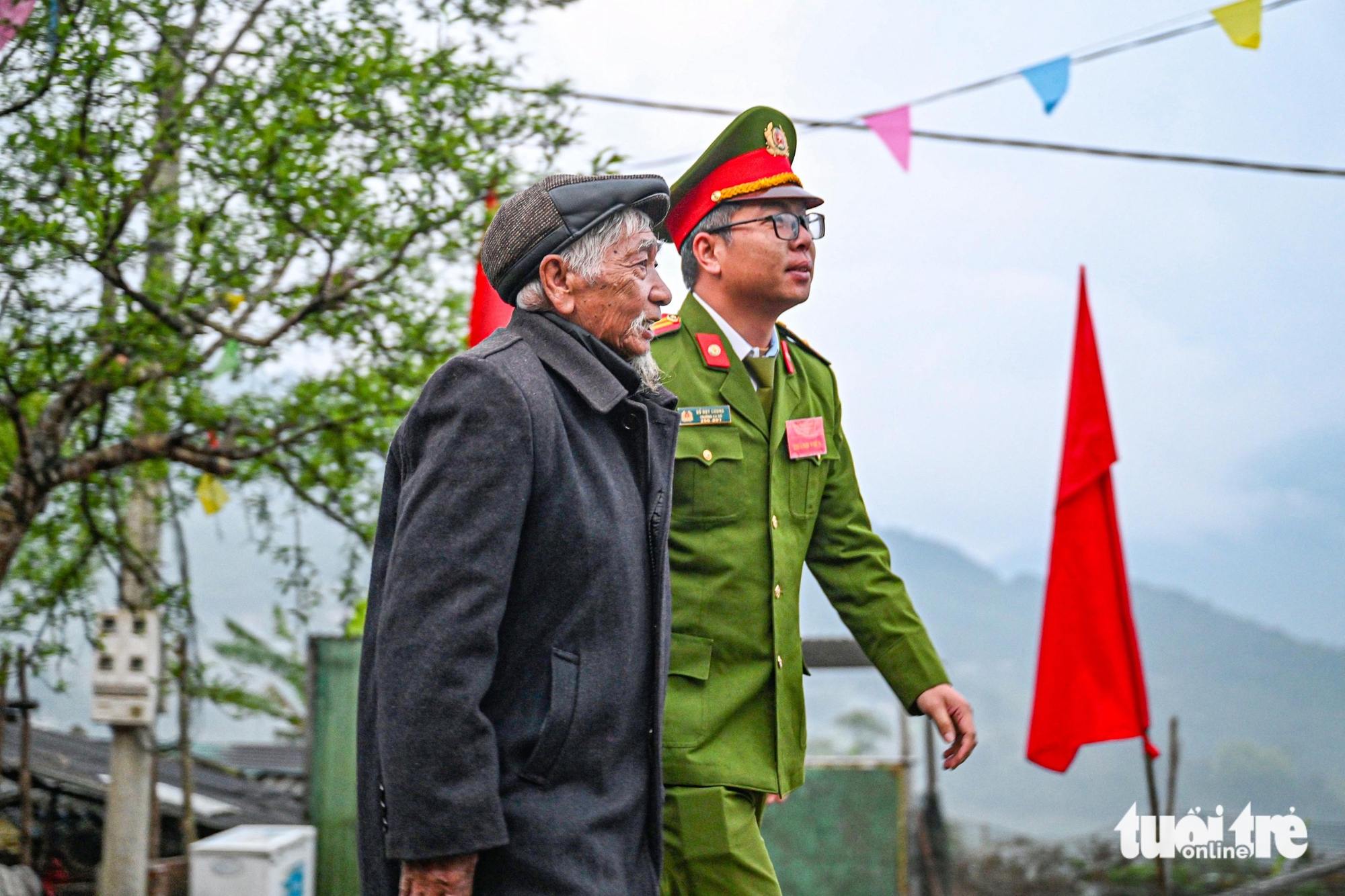 Đồng bào vùng biên cương rộn ràng trong ngày hội non sông 5 bầu cử - Ảnh 5.