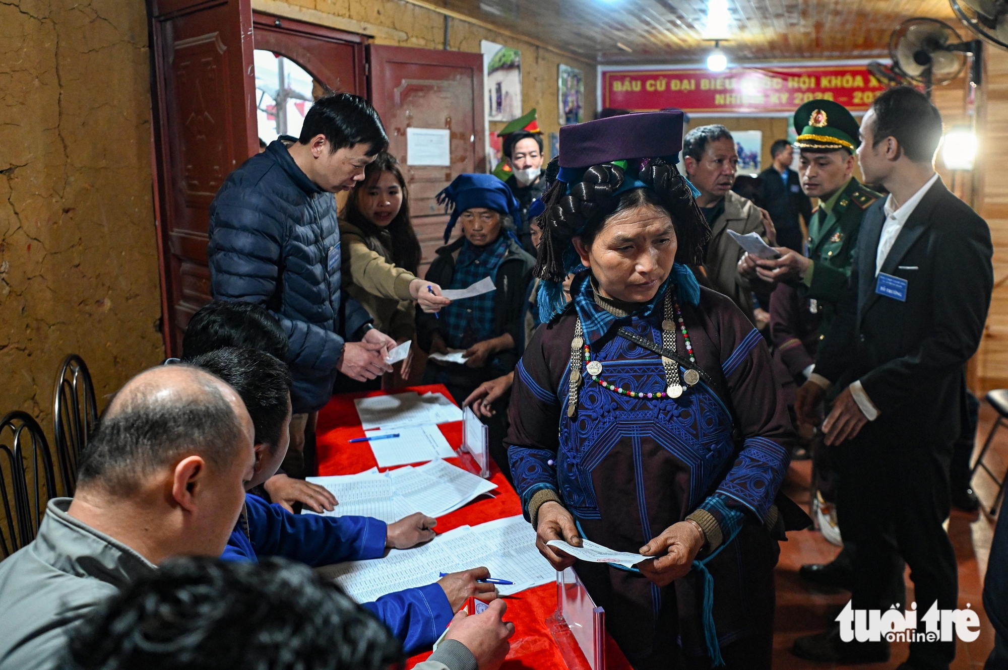 Đồng bào vùng biên cương rộn ràng trong ngày hội non sông 8 bầu cử - Ảnh 8.