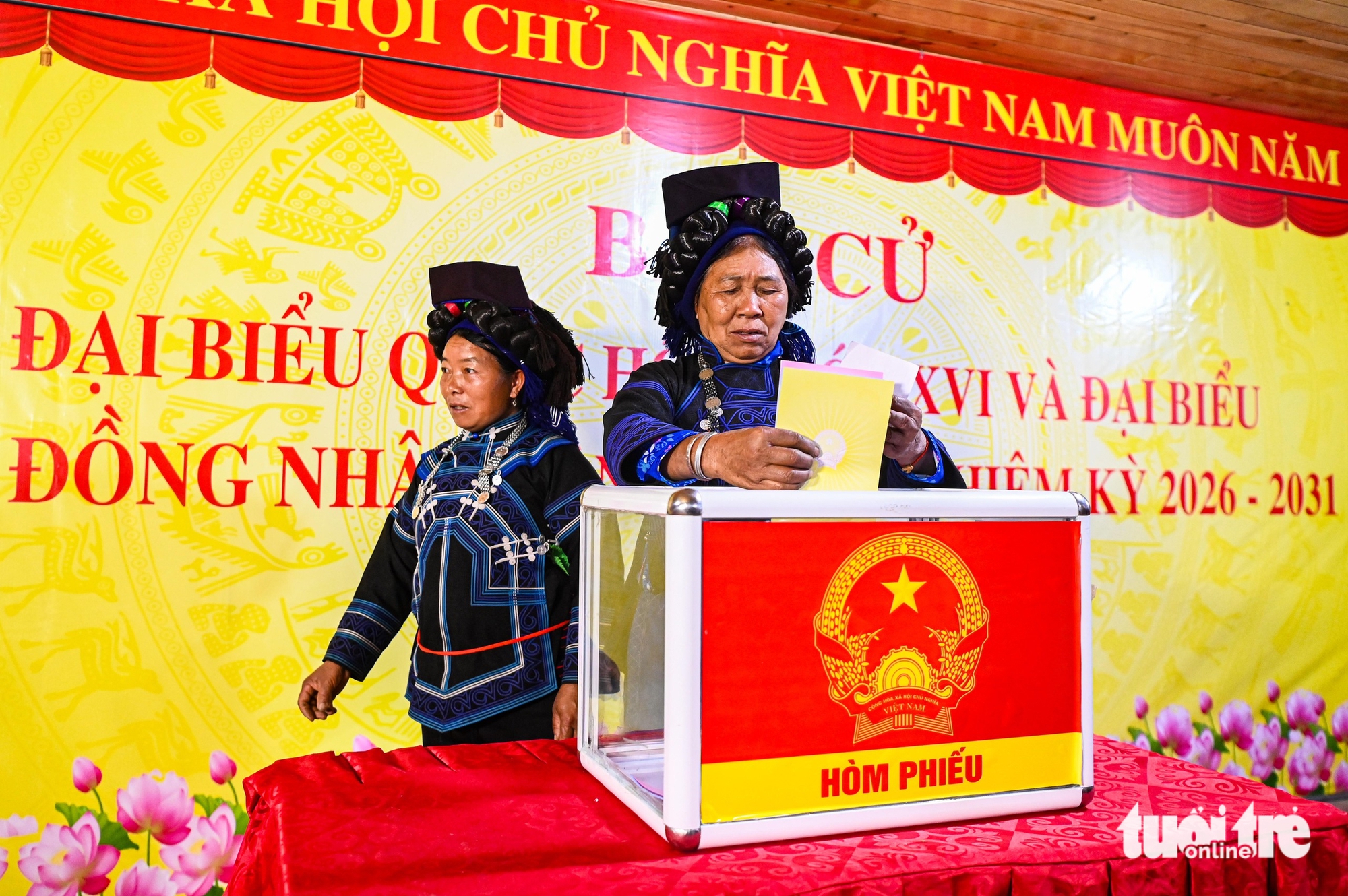 Đồng bào vùng biên cương rộn ràng trong ngày hội non sông 9 Đồng bào vùng biên cương rộn ràng trong ngày hội non sông - Ảnh 9.