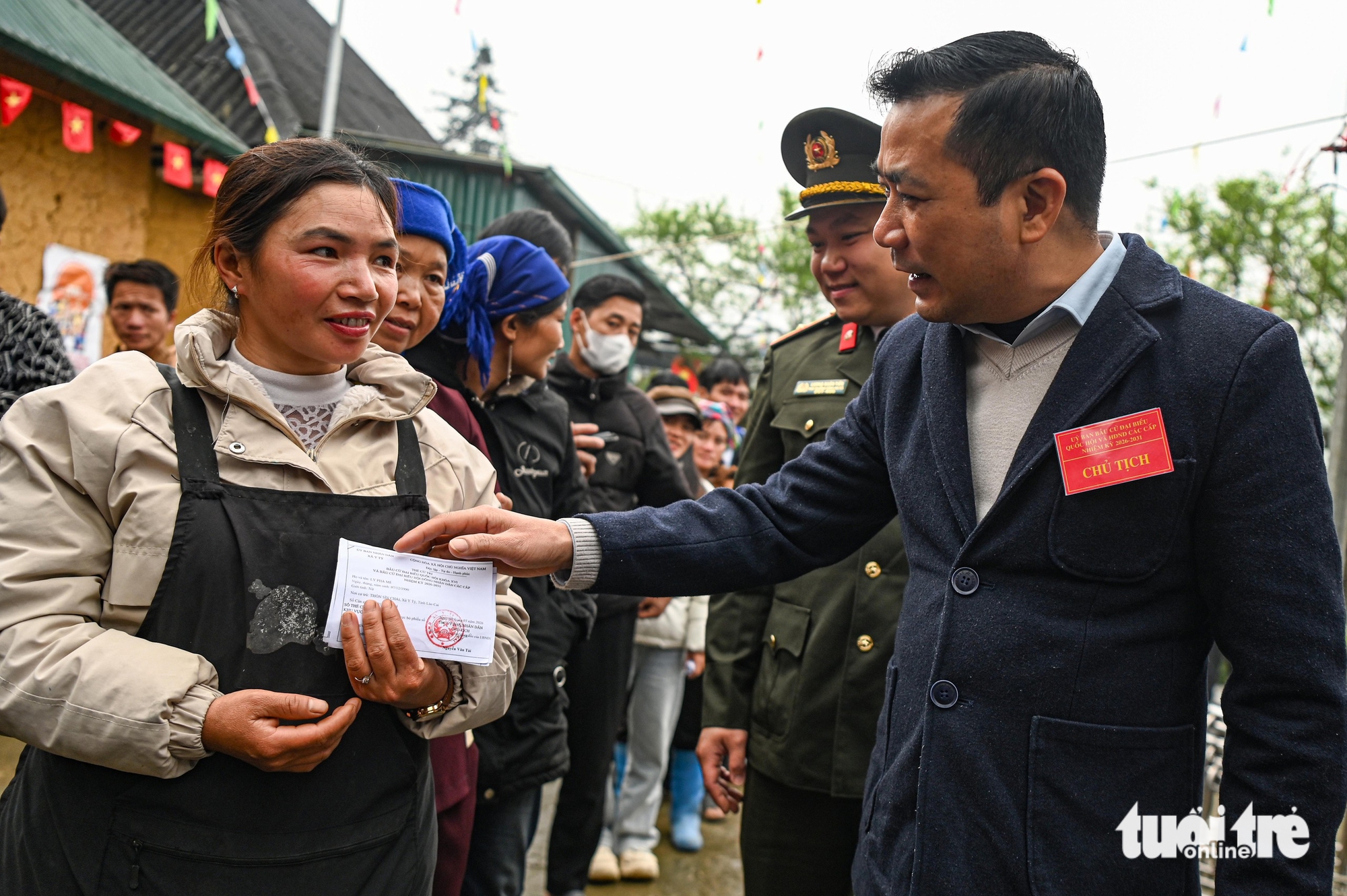 Đồng bào vùng biên cương rộn ràng trong ngày hội non sông 11 Đồng bào vùng biên cương rộn ràng trong ngày hội non sông - Ảnh 11.