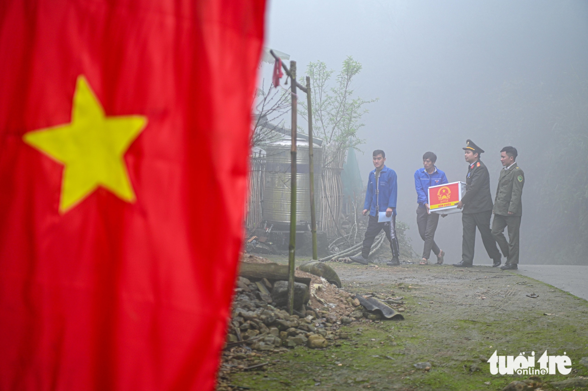 Đồng bào vùng biên cương rộn ràng trong ngày hội non sông 12 bầu cử - Ảnh 12.