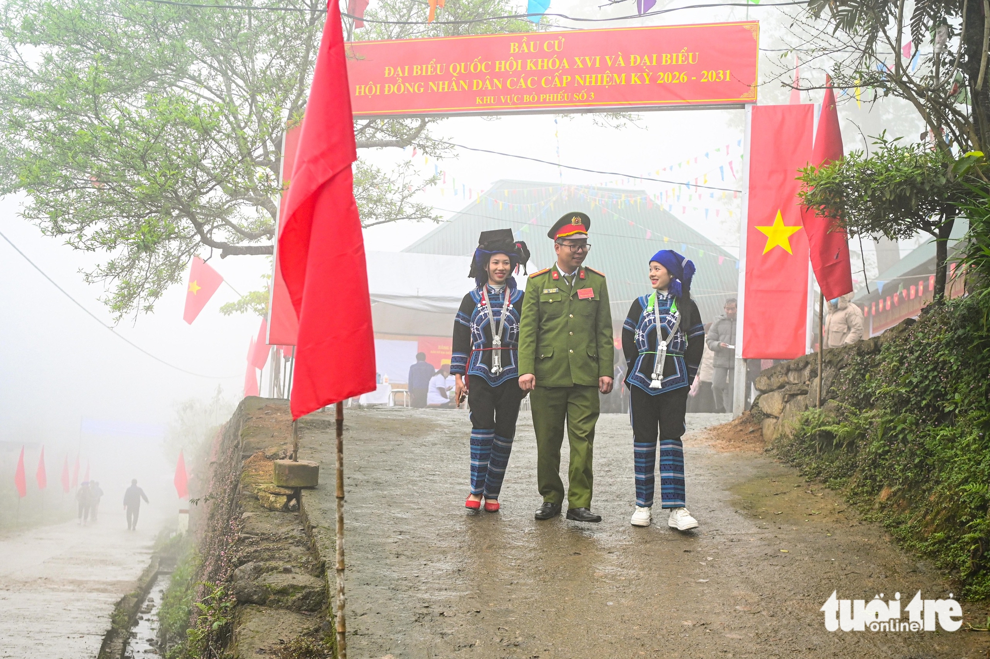 Đồng bào vùng biên cương rộn ràng trong ngày hội non sông 16 bầu cử - Ảnh 16.