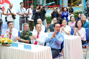 Chủ tịch UBND TP.HCM Nguyễn Văn Được và nguyên Thủ tướng Nguyễn Tấn Dũng bầu cử tại phường Xuân Hòa