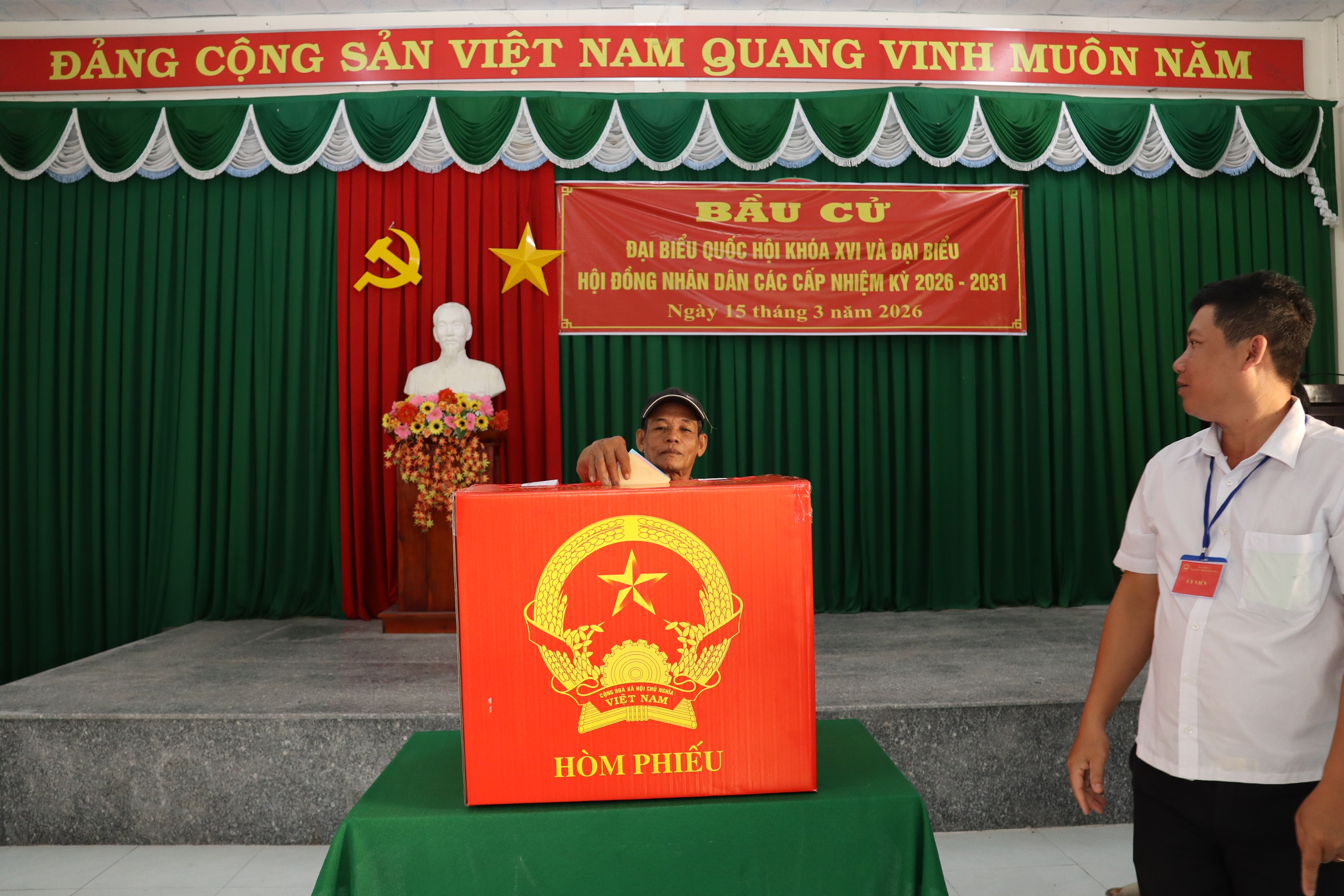 Cử tri TP Cần Thơ , Vĩnh Long nô nức đi bầu cử trong không khí phấn khởi - Ảnh 15. Cử tri TP Cần Thơ , Vĩnh Long nô nức đi bầu cử trong không khí phấn khởi - Ảnh 15.