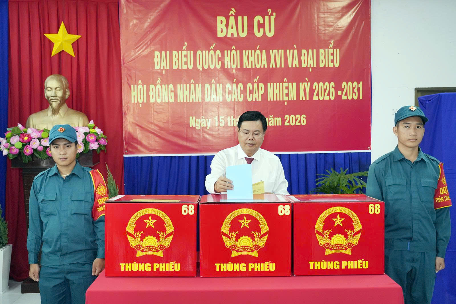 Cử tri Cần Thơ, Vĩnh Long, An Giang và Tây Ninh phấn khởi đi bỏ phiếu 13 CLIP: Rộn ràng ngày bầu cử tại Cần Thơ, Vĩnh Long, An Giang, Tây Ninh - Ảnh 15.