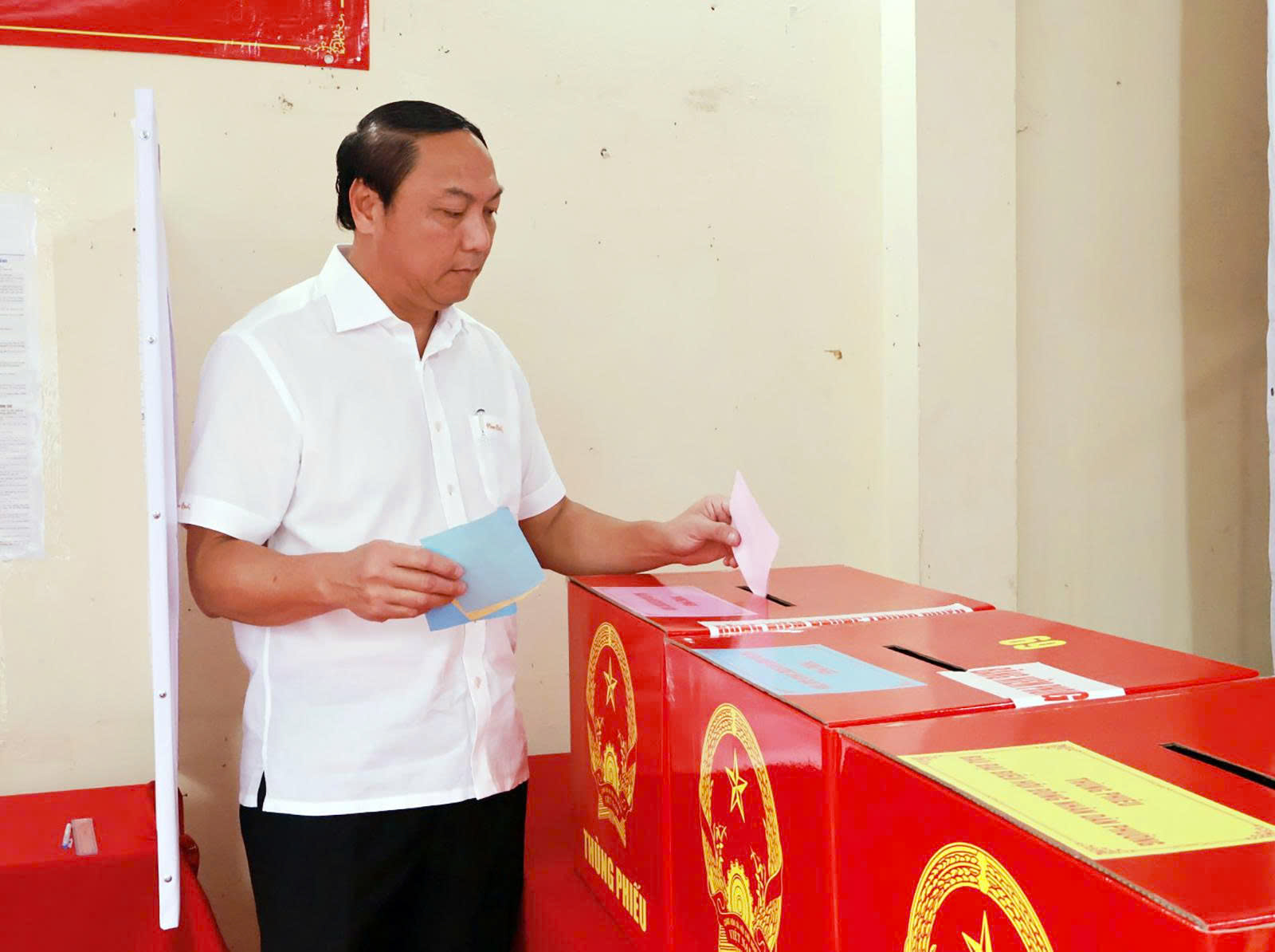 Cử tri Cần Thơ, Vĩnh Long, An Giang và Tây Ninh phấn khởi đi bỏ phiếu 19 CLIP: Rộn ràng ngày bầu cử tại Cần Thơ, Vĩnh Long, An Giang, Tây Ninh - Ảnh 21.