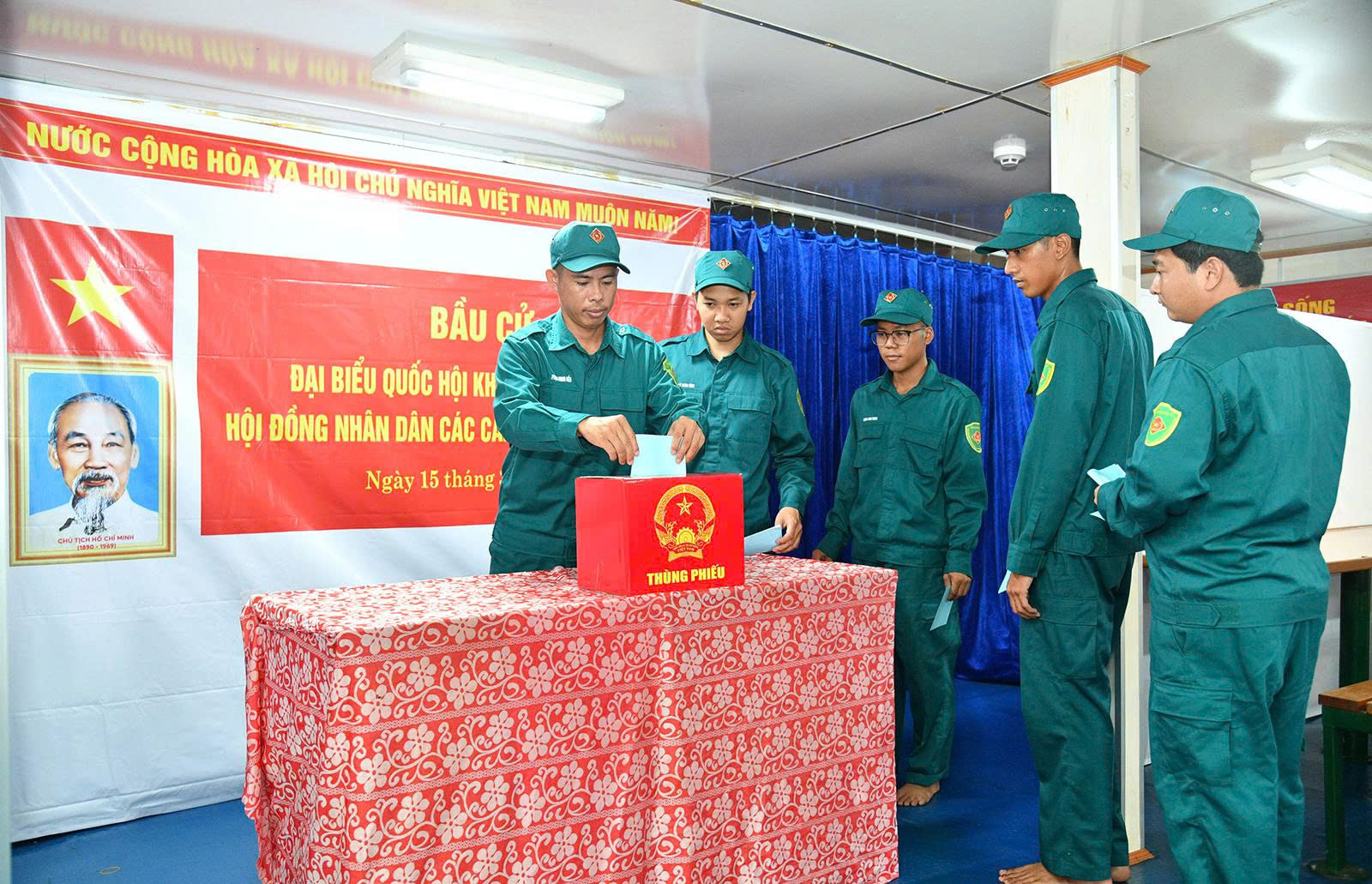 Cử tri Cần Thơ, Vĩnh Long, An Giang và Tây Ninh phấn khởi đi bỏ phiếu 26 CLIP: Rộn ràng ngày bầu cử tại Cần Thơ, Vĩnh Long, An Giang, Tây Ninh - Ảnh 28.