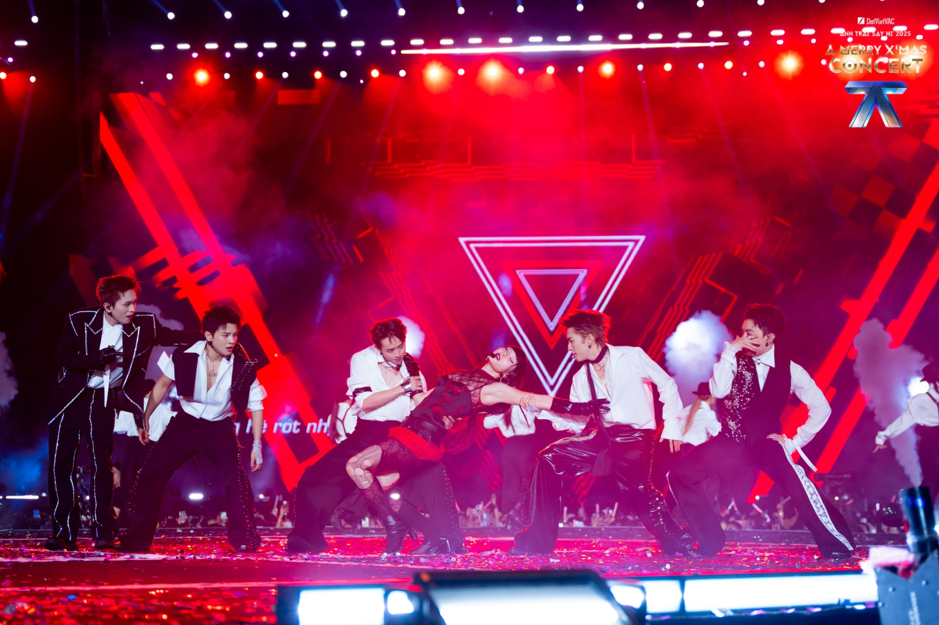 1 ngày trước concert Anh Trai Say Hi ở Hà Nội: 1/3 hạng ghế chưa sold-out, BTC nhả vé liên tục- Ảnh 2.