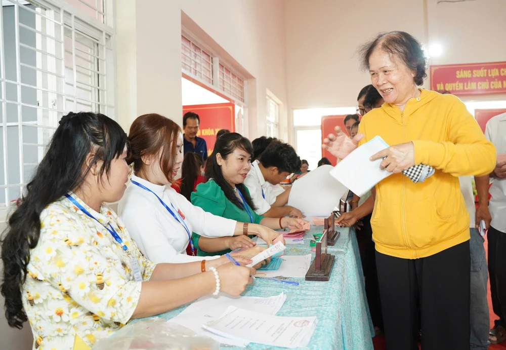 chum-anh-bau-cu-tphcm.jpgchum-anh-bau-cu-tphcm. 22.jpg