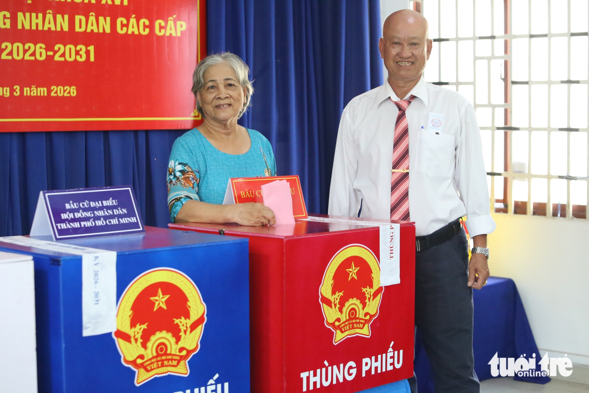 Lá phiếu gửi gắm niềm tin của công nhân, người dân TP.HCM 4 bầu cử - Ảnh 4.