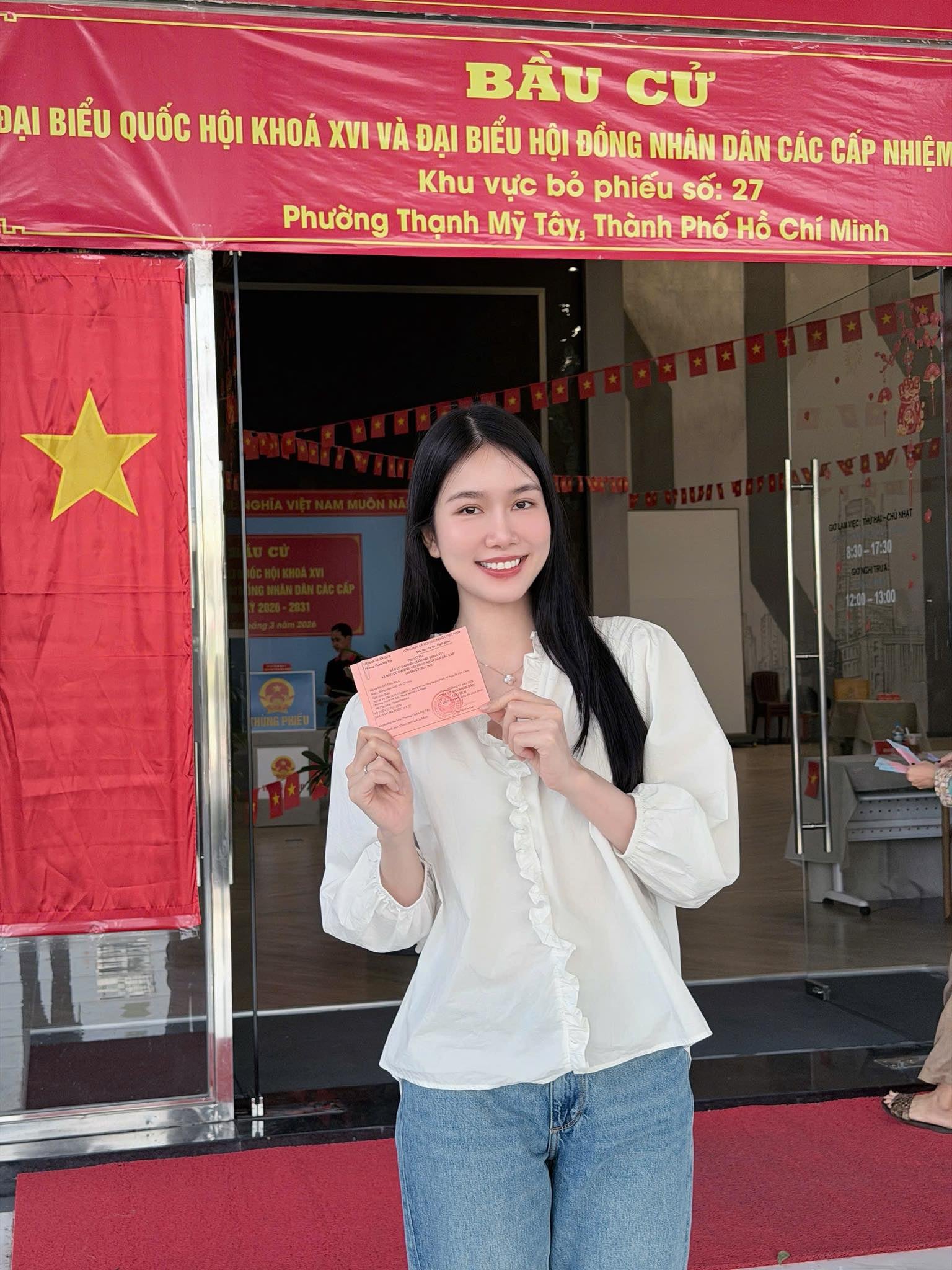 Quyền Linh, Phương Mỹ Chi… cùng dàn sao Việt háo hức đi bầu cử- Ảnh 7. Quyền Linh, Phương Mỹ Chi… cùng dàn sao Việt háo hức đi bầu cử- Ảnh 7.