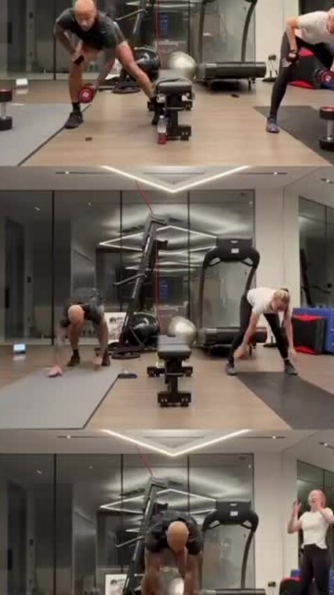 Henry khoe hình thể săn chắc ở tuổi 48