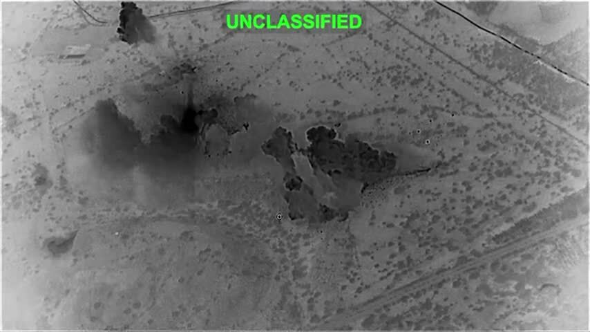 Giây phút Mỹ không kích đảo 'huyết mạch dầu mỏ' của Iran