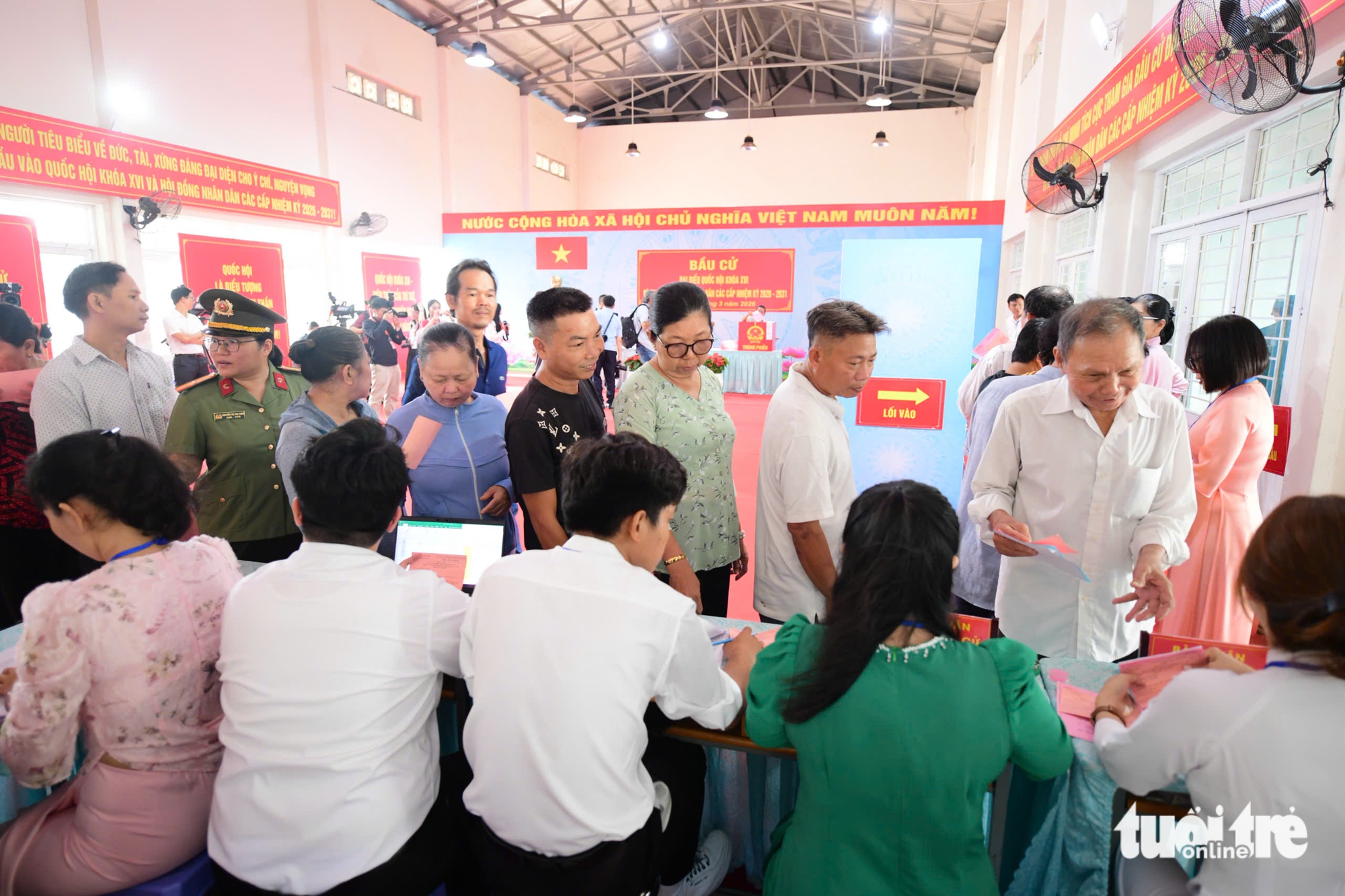 Gần 79 triệu cử tri cả nước tham dự 'ngày hội non sông' - Ảnh 13.