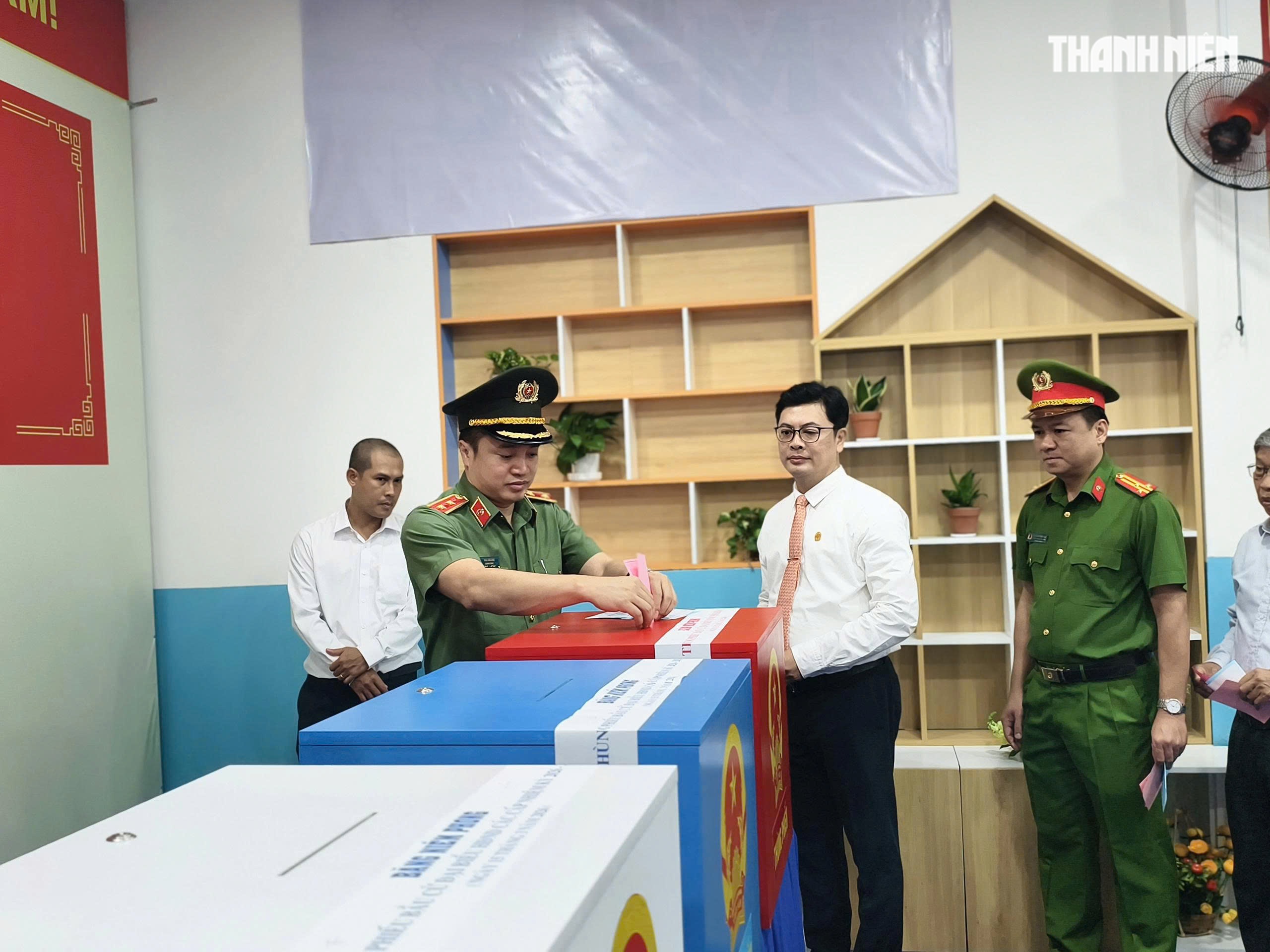 9,6 triệu cử tri TP.HCM bầu cử, có nhà nghiên cứu Nguyễn Đình Tư 106 tuổi- Ảnh 7.