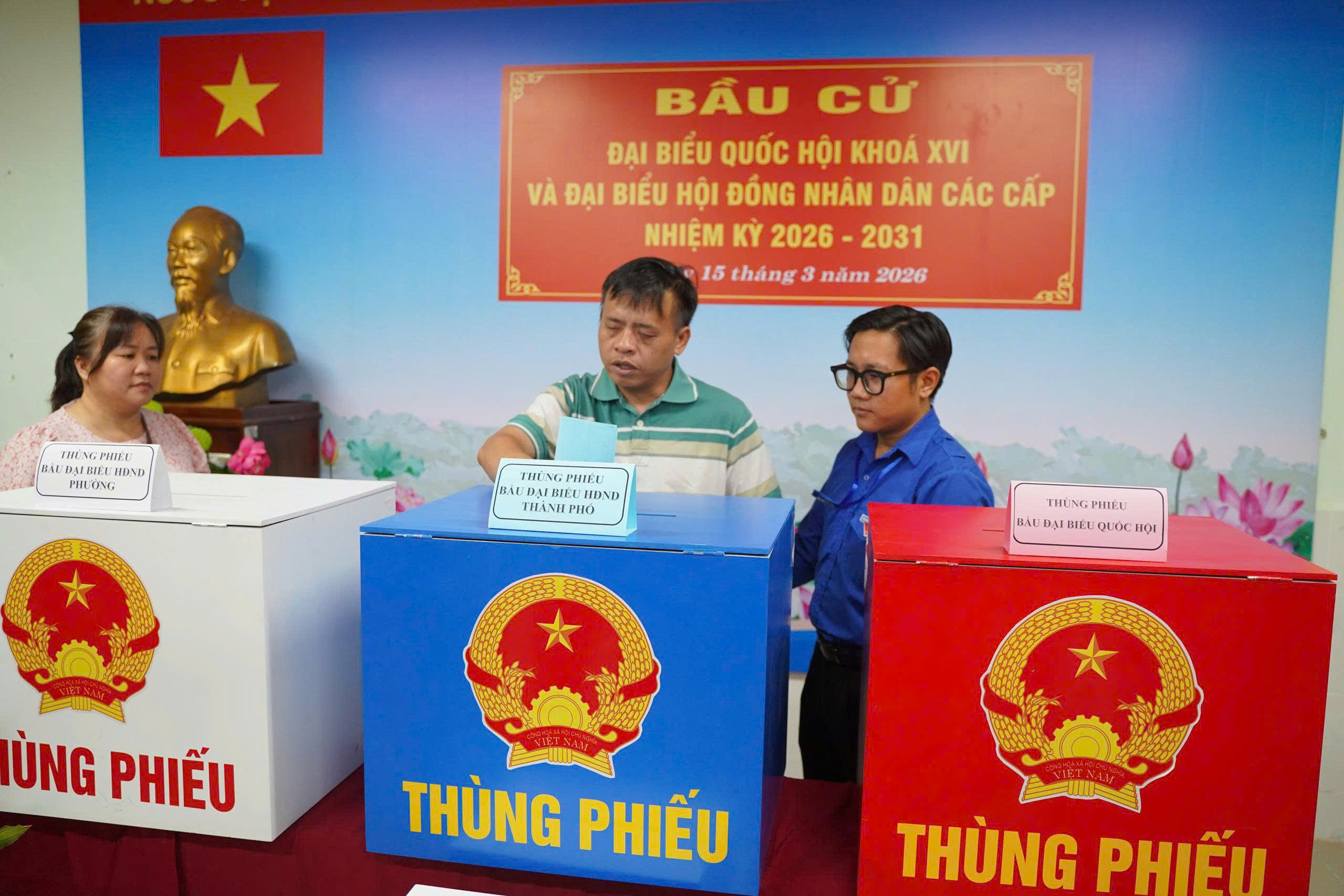 9,6 triệu cử tri TP.HCM bầu cử, có nhà nghiên cứu Nguyễn Đình Tư 106 tuổi- Ảnh 16.