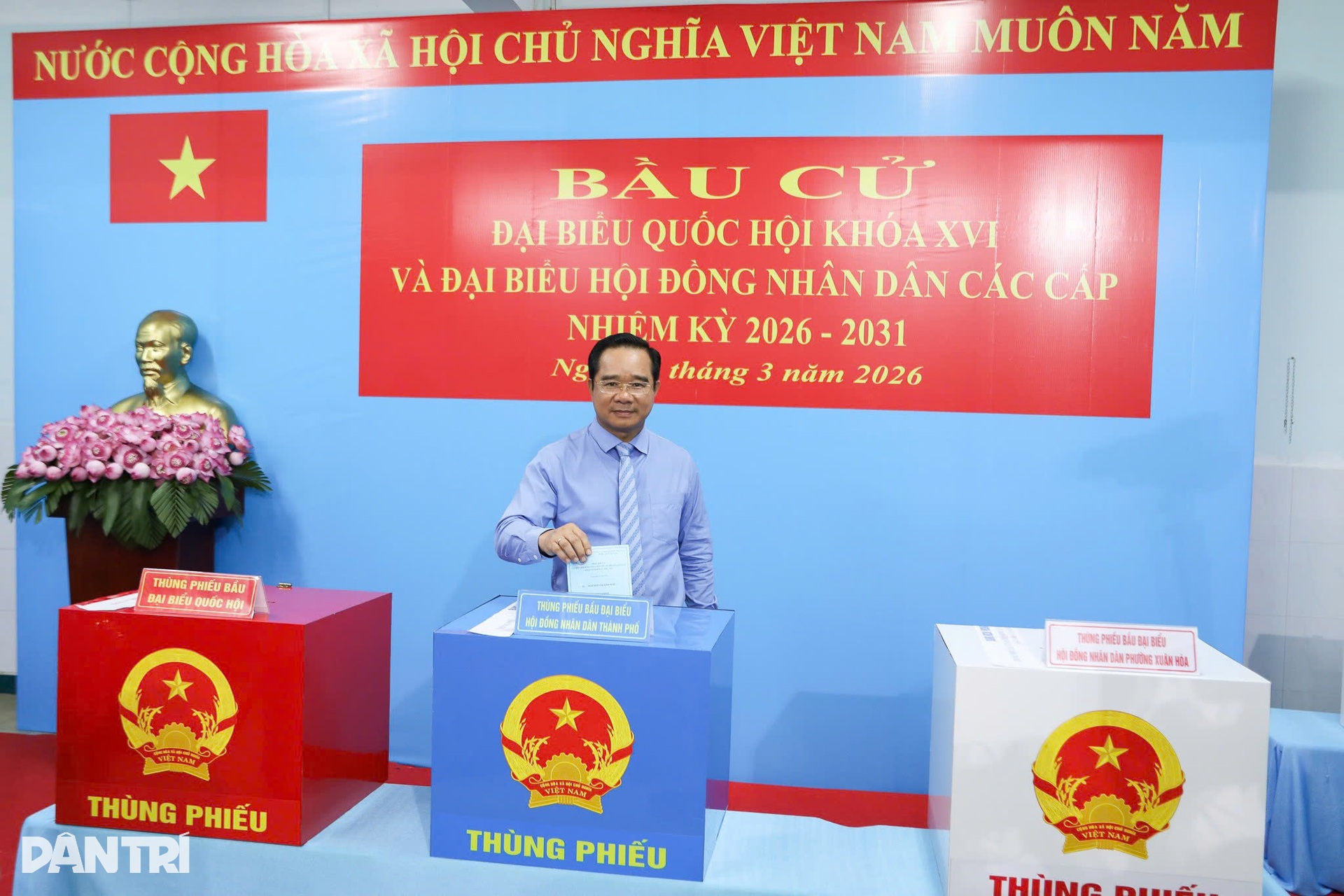 Lãnh đạo, nguyên lãnh đạo và hơn 9,6 triệu cử tri TPHCM đi bầu cử - 7