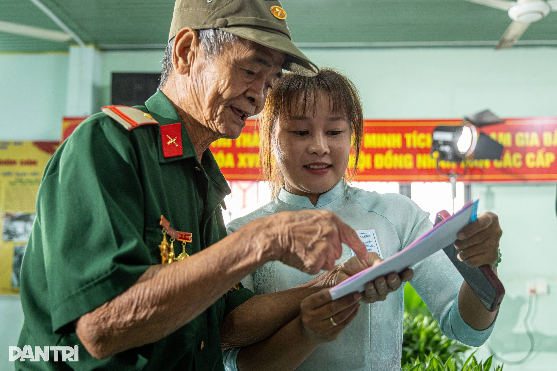 Lãnh đạo, nguyên lãnh đạo và hơn 9,6 triệu cử tri TPHCM đi bầu cử - 10