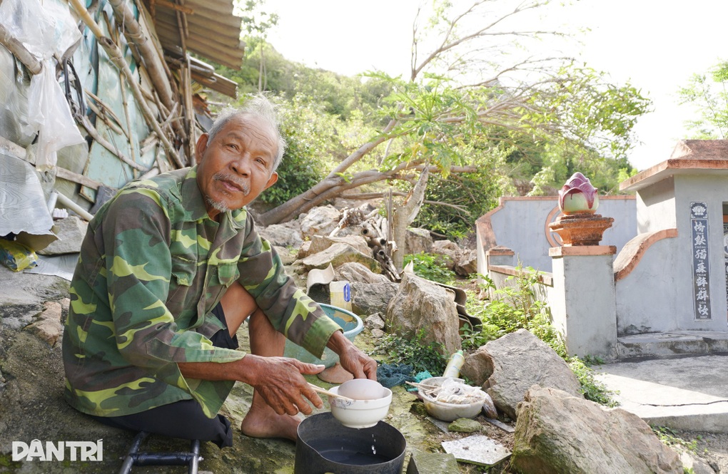 Ngọn núi có hình thù kỳ lạ giữa cánh đồng và truyền thuyết ông khổng lồ - 2