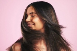 Quy tắc gội đầu giúp tóc bồng bềnh, lâu bết như ngoài tiệm